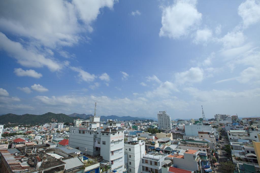 Den Long Do Hotel Nha Trang Buitenkant foto
