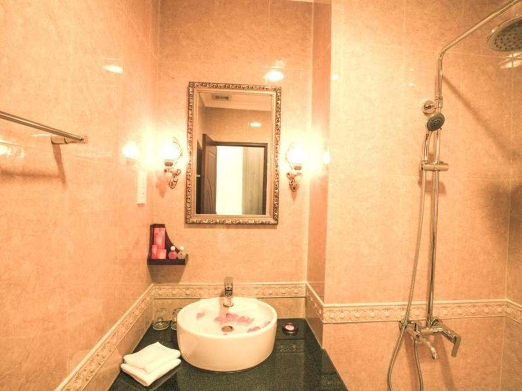 Den Long Do Hotel Nha Trang Buitenkant foto