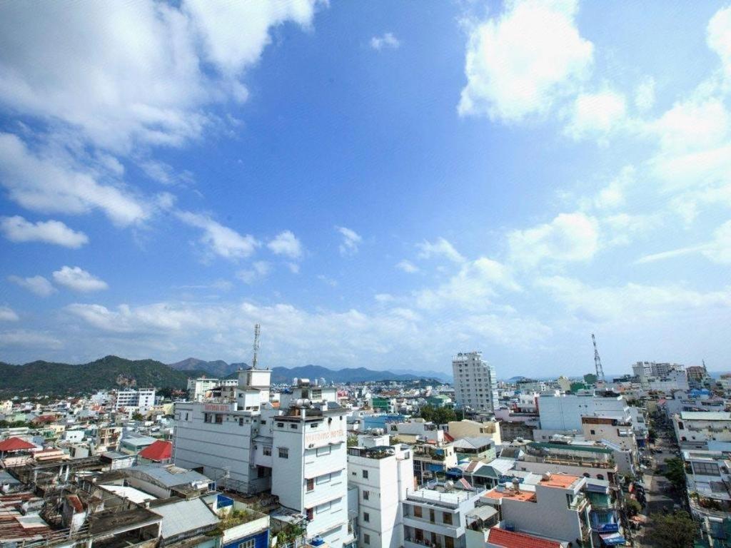 Den Long Do Hotel Nha Trang Buitenkant foto