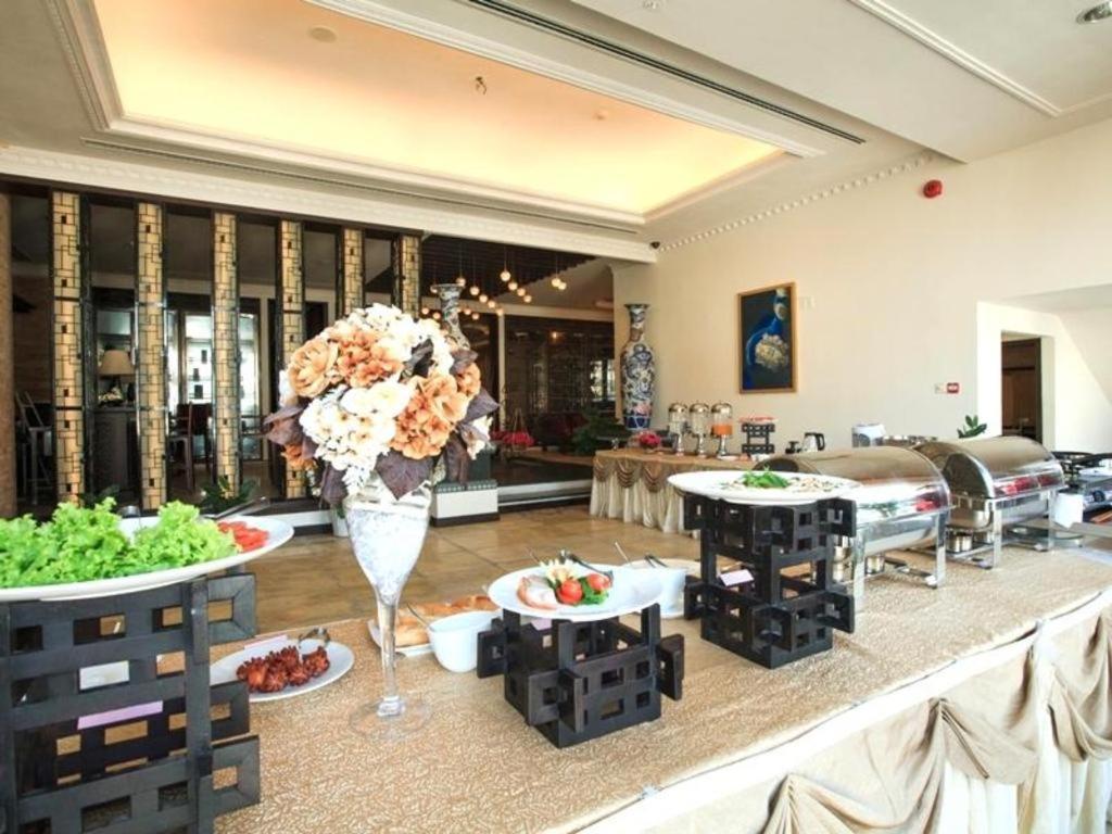 Den Long Do Hotel Nha Trang Buitenkant foto