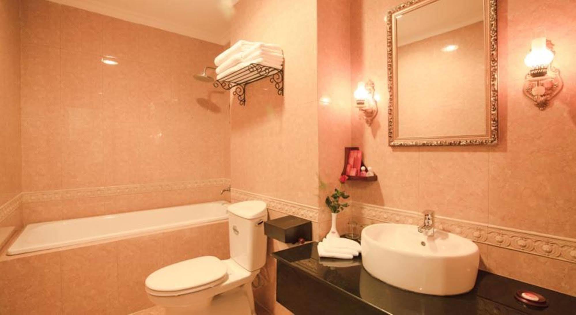 Den Long Do Hotel Nha Trang Buitenkant foto