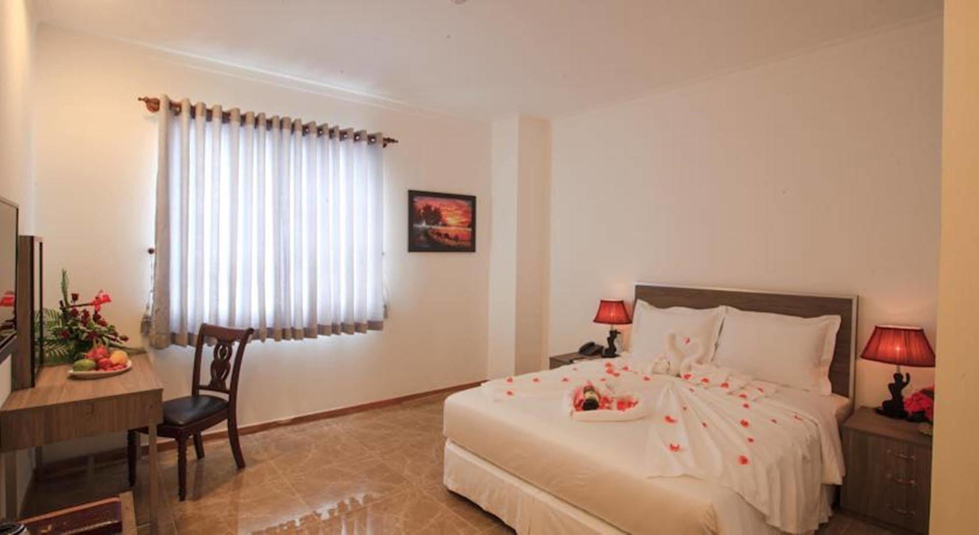 Den Long Do Hotel Nha Trang Buitenkant foto