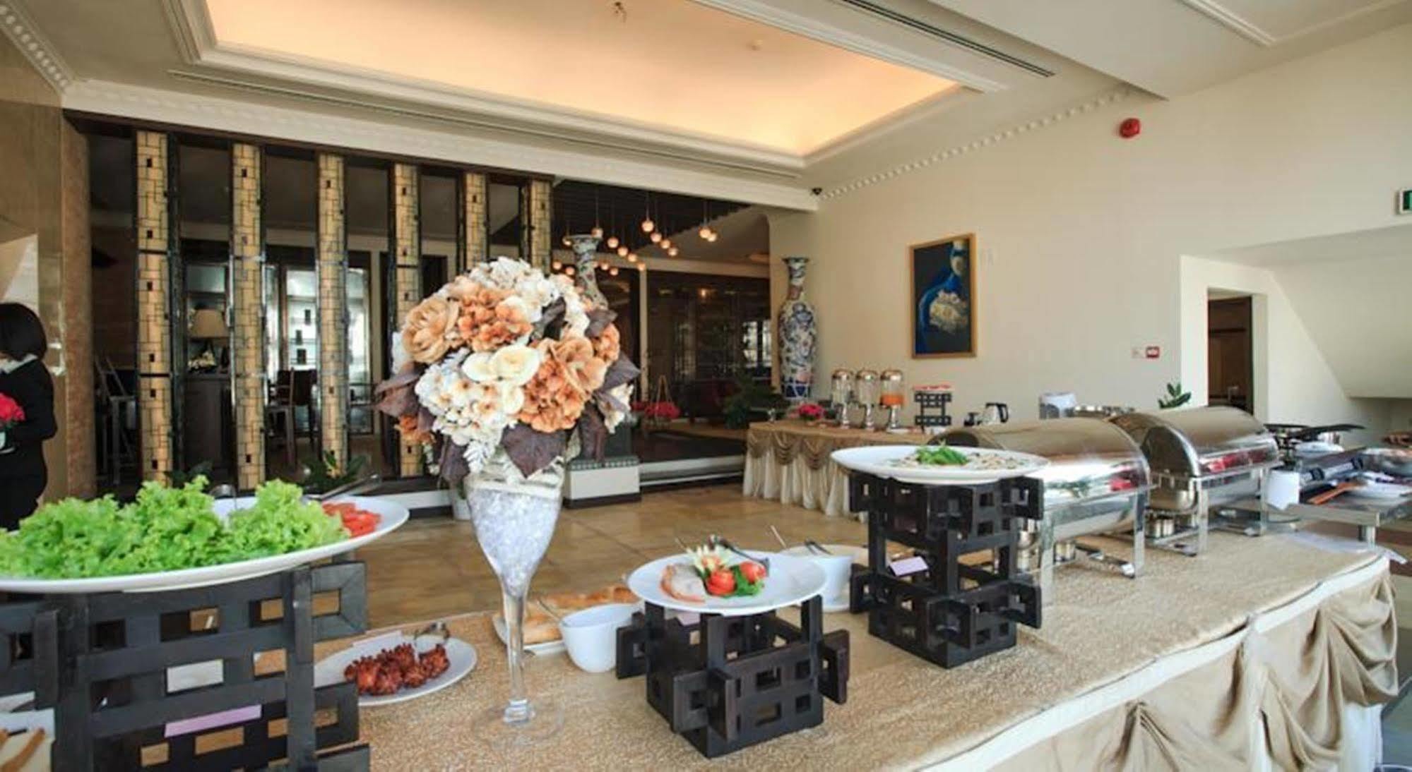 Den Long Do Hotel Nha Trang Buitenkant foto