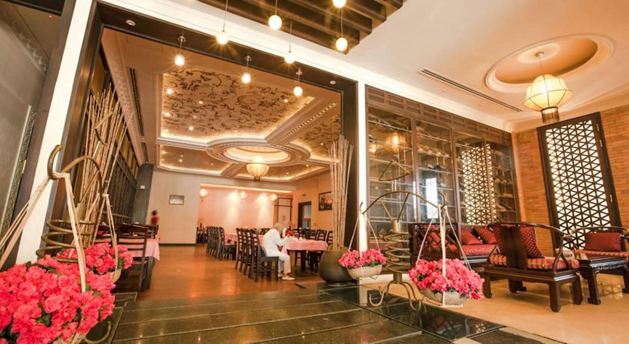 Den Long Do Hotel Nha Trang Buitenkant foto
